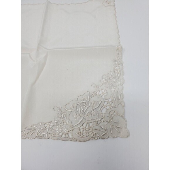 NOS HAND EMBROIDERY HANDKERCHIEFS SET OF TWO CHINESE ASIAN 1980S WEDDING NEW - Picture 10 of 15